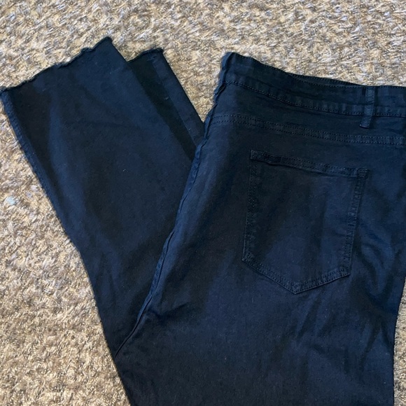 Black Ripped Denim - Picture 5 of 9